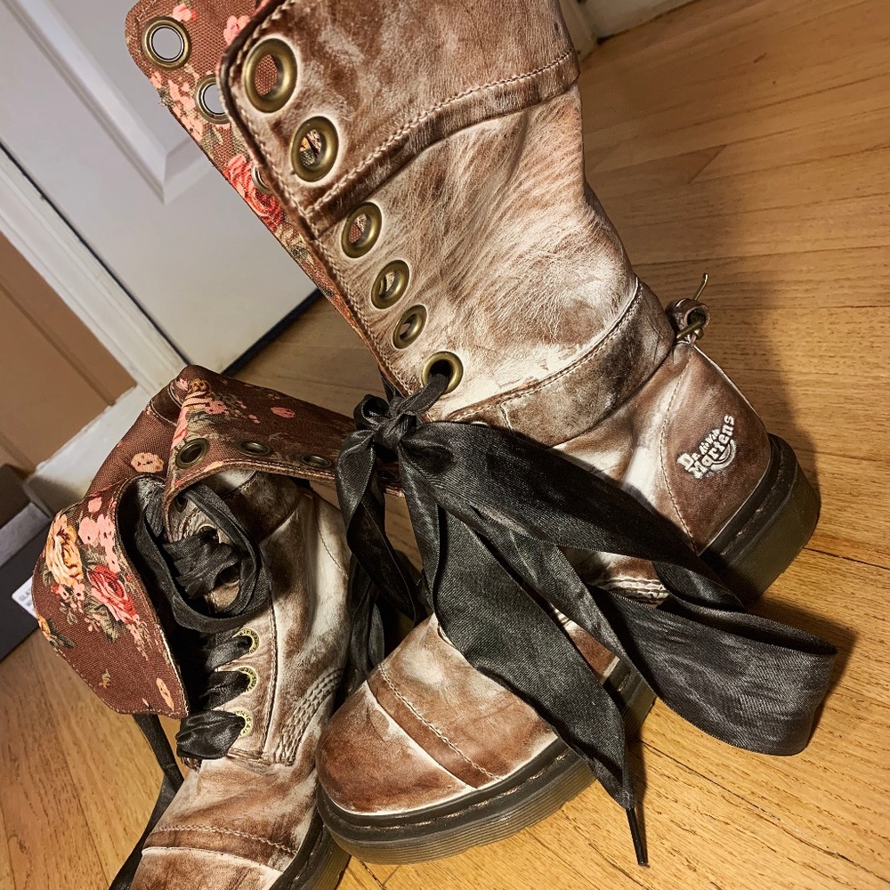 Dr. Martens Boots w/ Convertible Hightop/Foldover